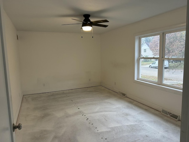 empty room with ceiling fan