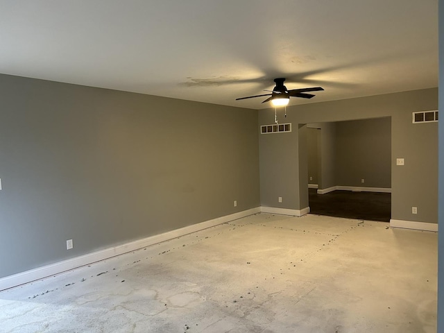 empty room with ceiling fan