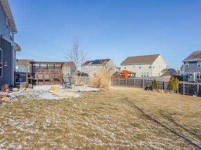 26011 S Old Farm Ct, Channahon, IL 60410 - view of yard featuring a residential view