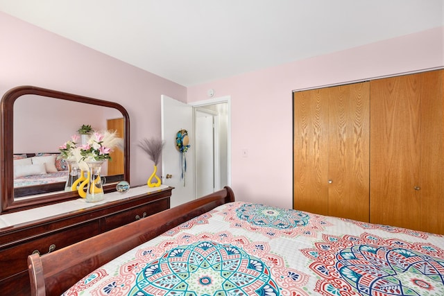 bedroom featuring a closet