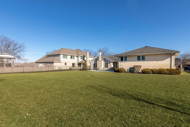 exterior space featuring a lawn