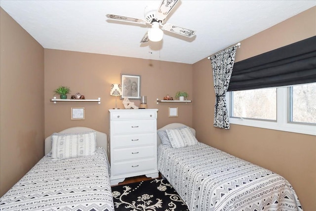 bedroom featuring ceiling fan