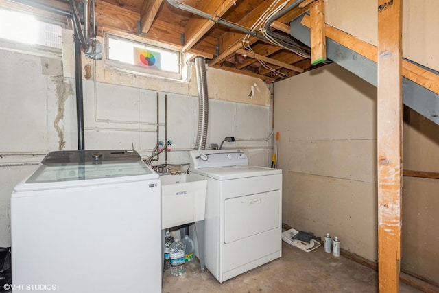 laundry room with sink and washer and dryer