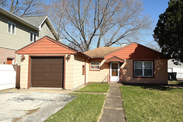 view of front of home with a front lawn