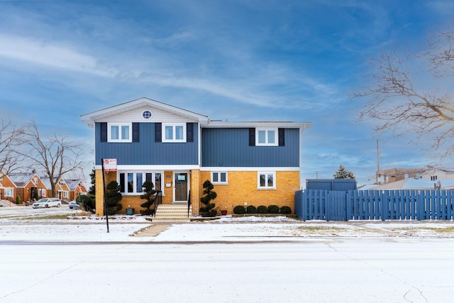 view of front of property