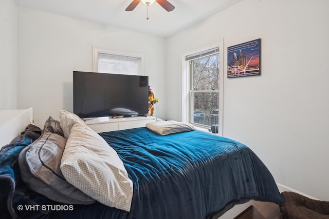 bedroom featuring ceiling fan