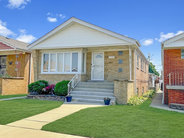 view of front of house with a front yard