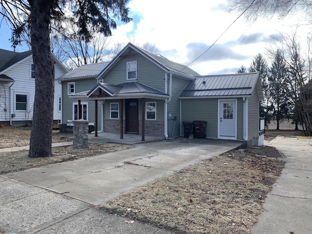 view of front of property