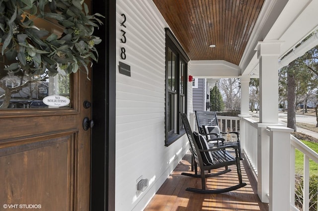 exterior space featuring a porch