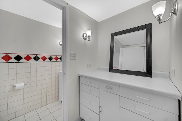 bathroom featuring tile walls and tile patterned floors