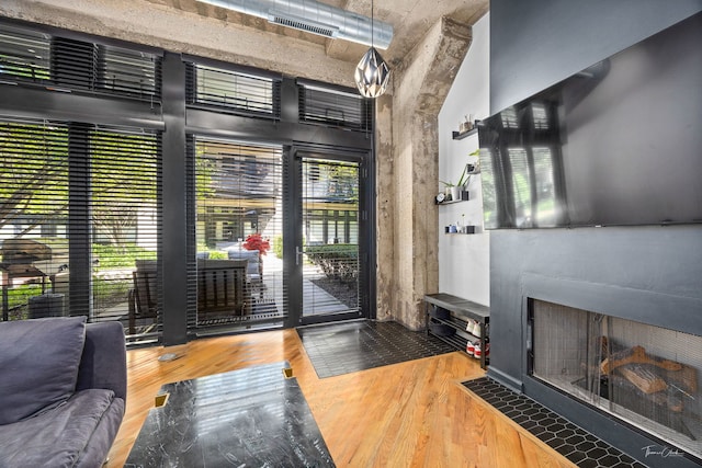 1000 W 15th St Unit 116, Chicago, IL 60608 - entryway featuring wood finished floors
