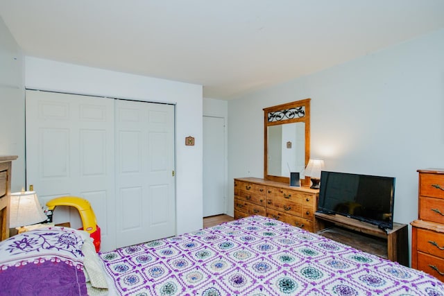 bedroom with a closet