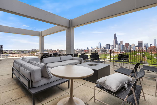 view of patio featuring an outdoor hangout area