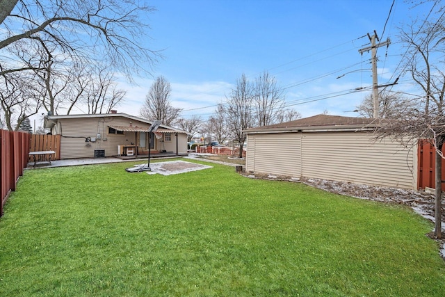 view of yard featuring a patio