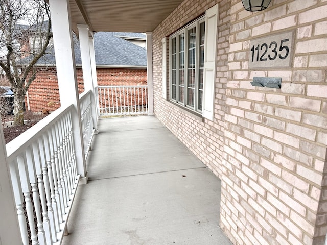 balcony featuring covered porch