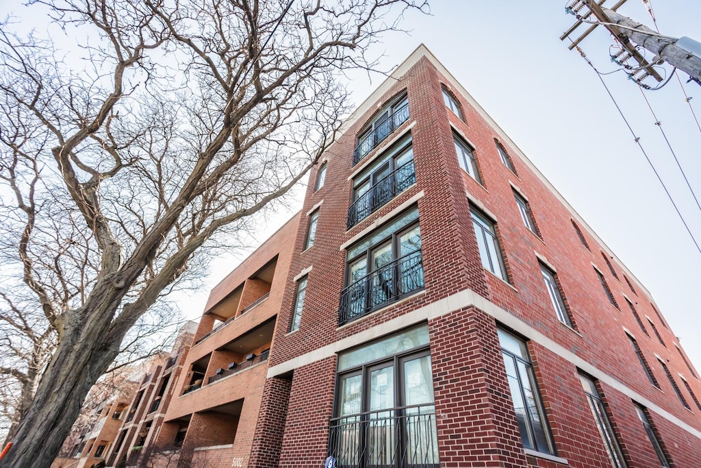 5006 N Western Ave Unit 4, Chicago, IL 60625 - photo 1
