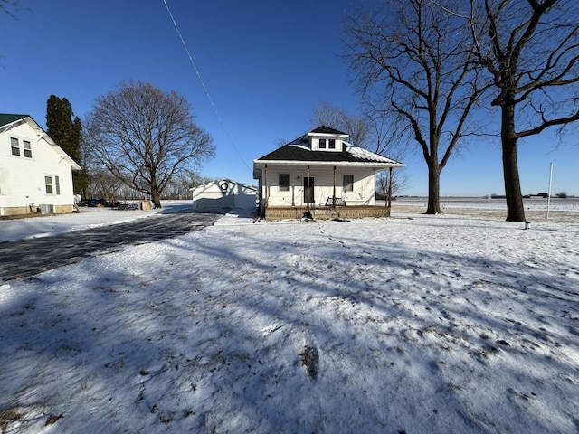 view of front of house featuring covered porch