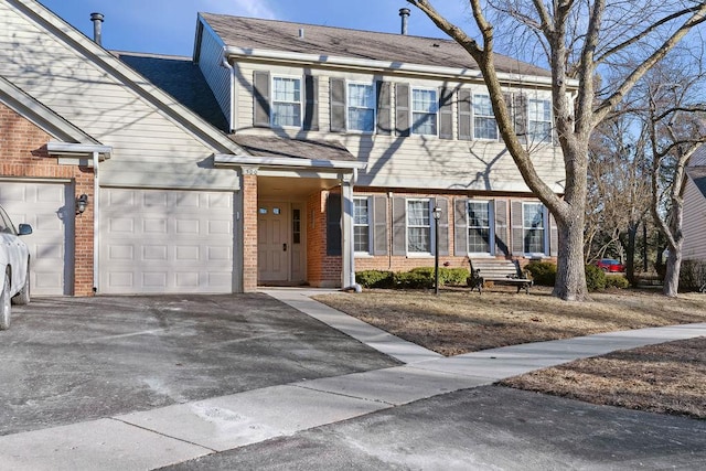 view of front facade featuring a garage