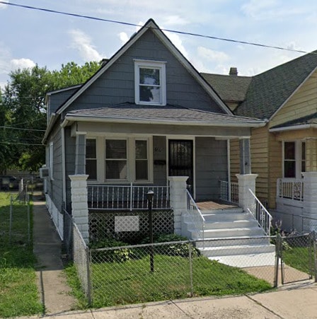 bungalow with a porch