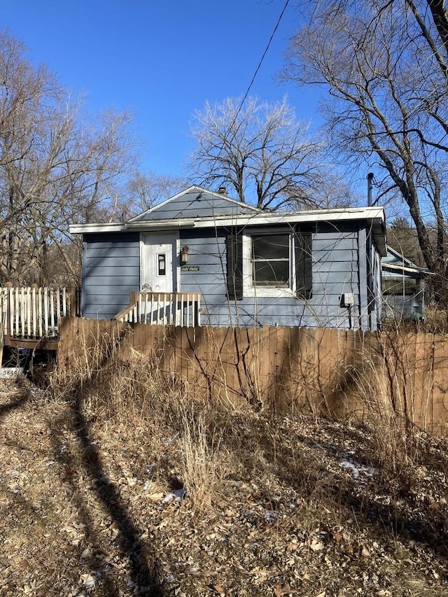 view of front of property