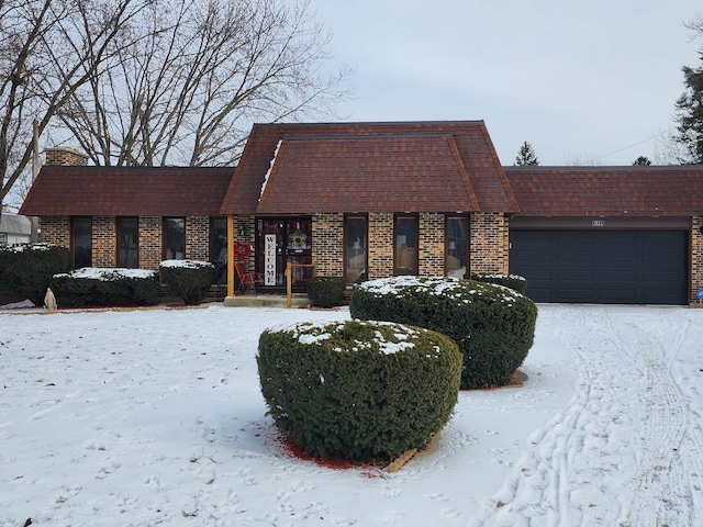 view of front of home featuring a garage