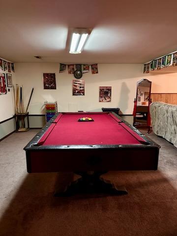 playroom with carpet and billiards