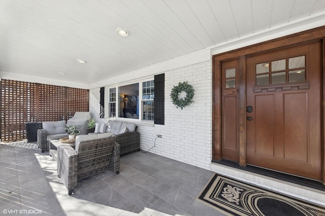 property entrance featuring a porch