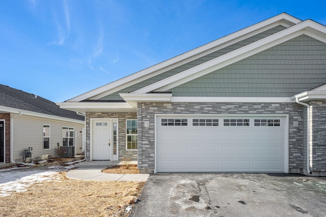 view of front facade featuring a garage