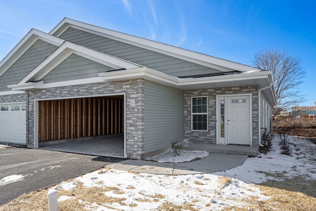 view of front facade with a garage