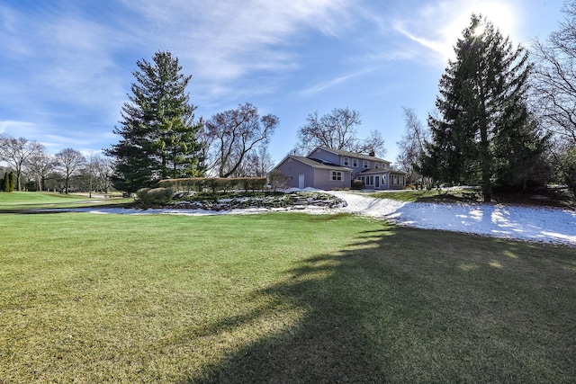 view of yard featuring a water view