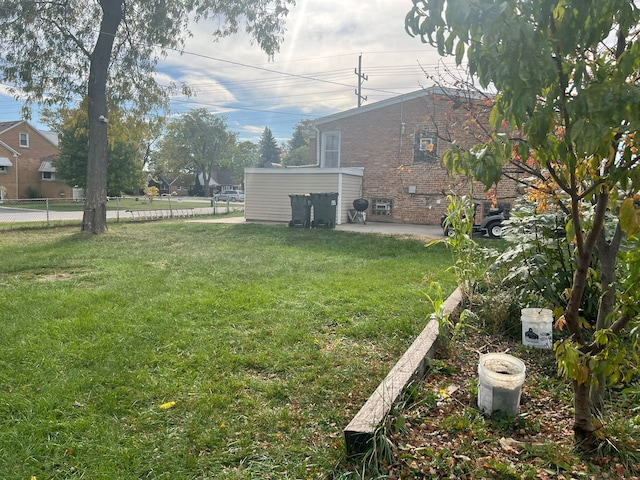 view of yard featuring a patio