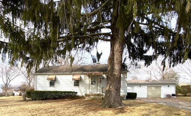 1657 Clay St, Woodstock IL, 60098, 2 bedrooms, 1 bath house for sale