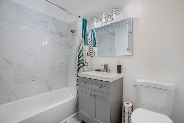 full bathroom featuring shower / tub combo with curtain, vanity, and toilet