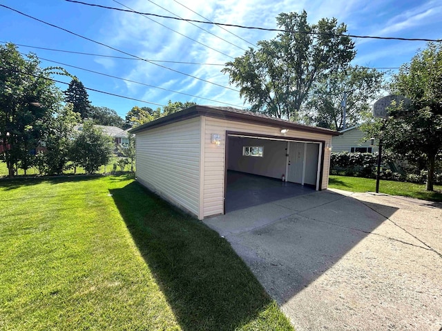 view of detached garage