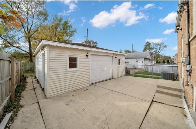 basement featuring washer / clothes dryer and heating unit