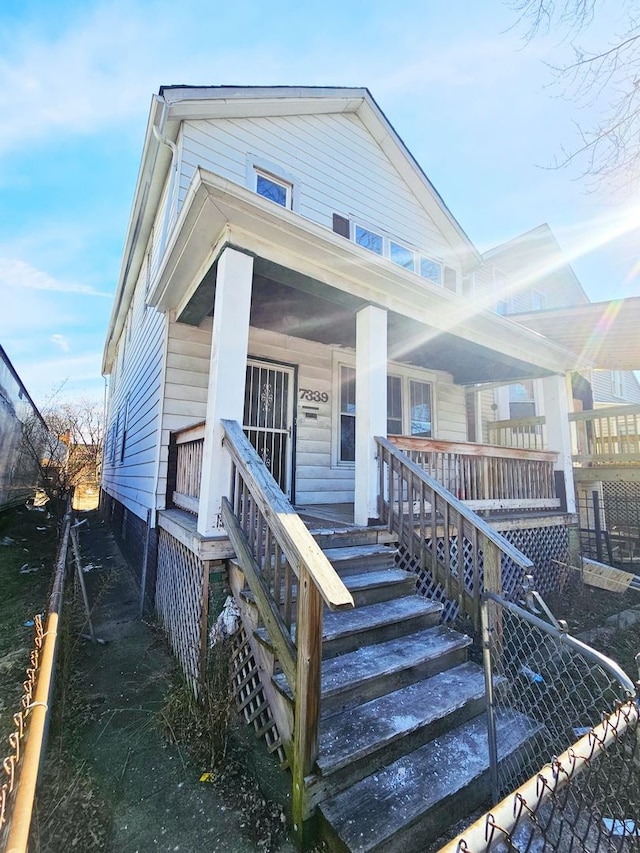 view of front facade with covered porch