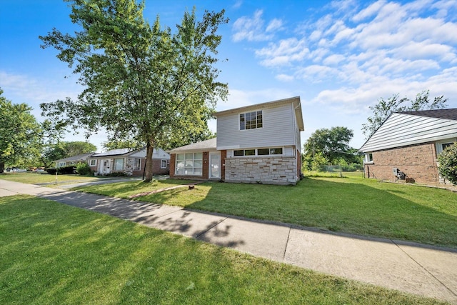 view of front of property with a front yard