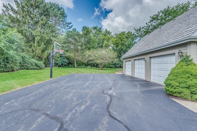 exterior space featuring a yard