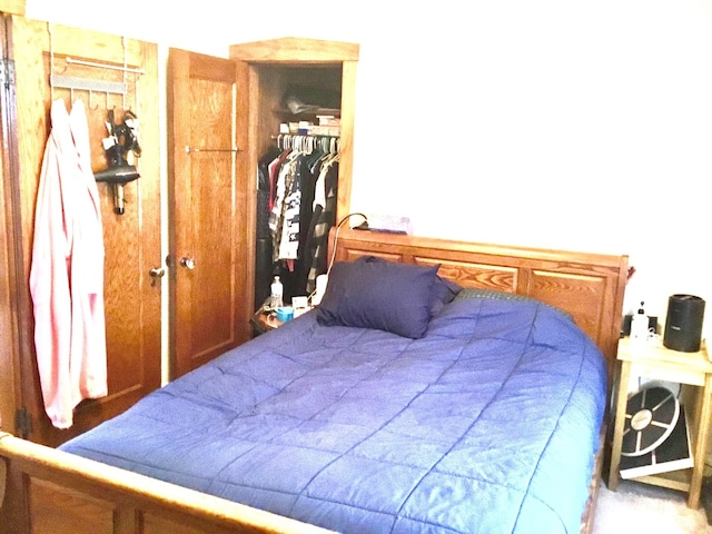 bedroom featuring a closet