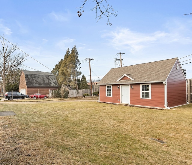 view of front of home featuring a front lawn