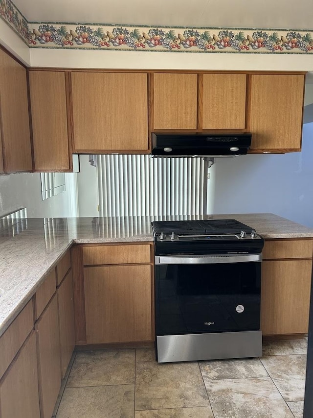 kitchen featuring gas stove