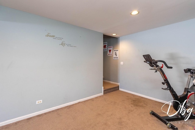 workout area featuring carpet floors, recessed lighting, and baseboards