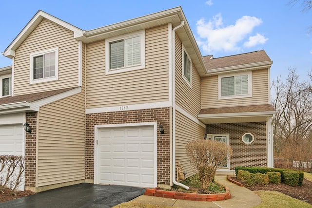 view of front facade featuring a garage