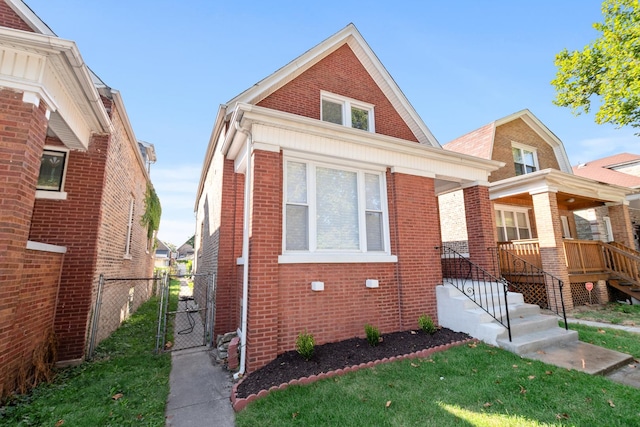 view of front of property with a front yard