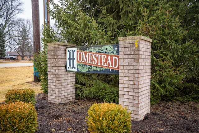 view of community / neighborhood sign