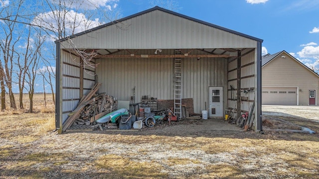 view of pole building featuring a carport