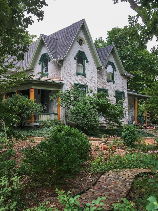 view of front of home featuring a porch