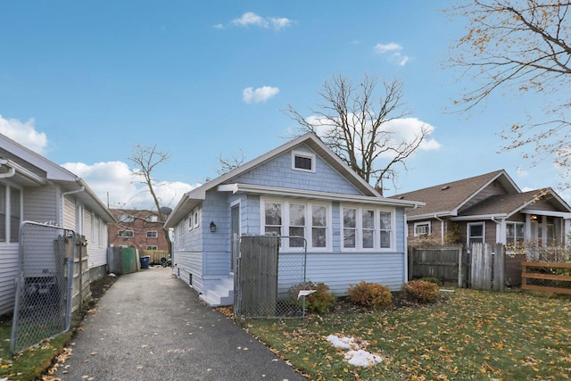 view of front of property with a front yard