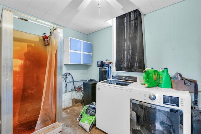 laundry area featuring washer and clothes dryer