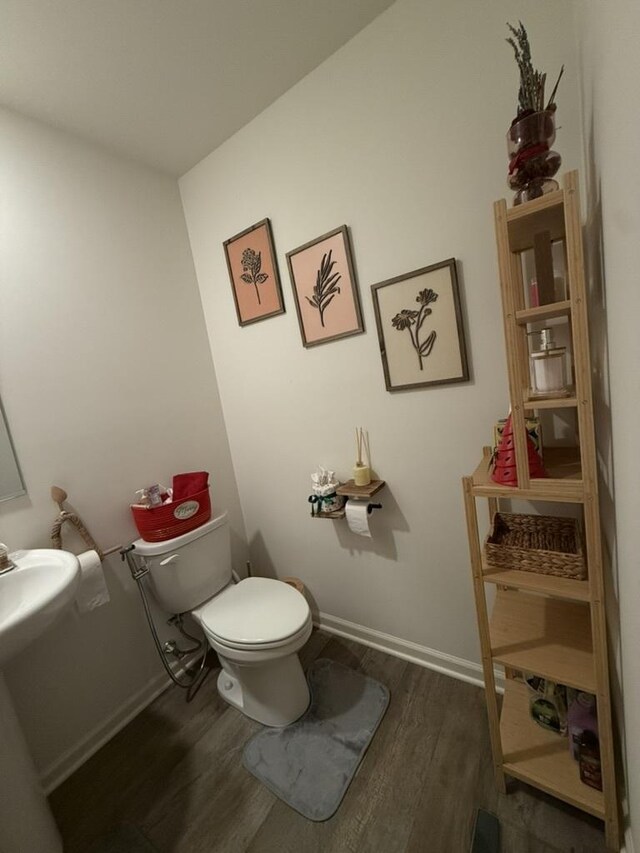 recreation room featuring carpet flooring